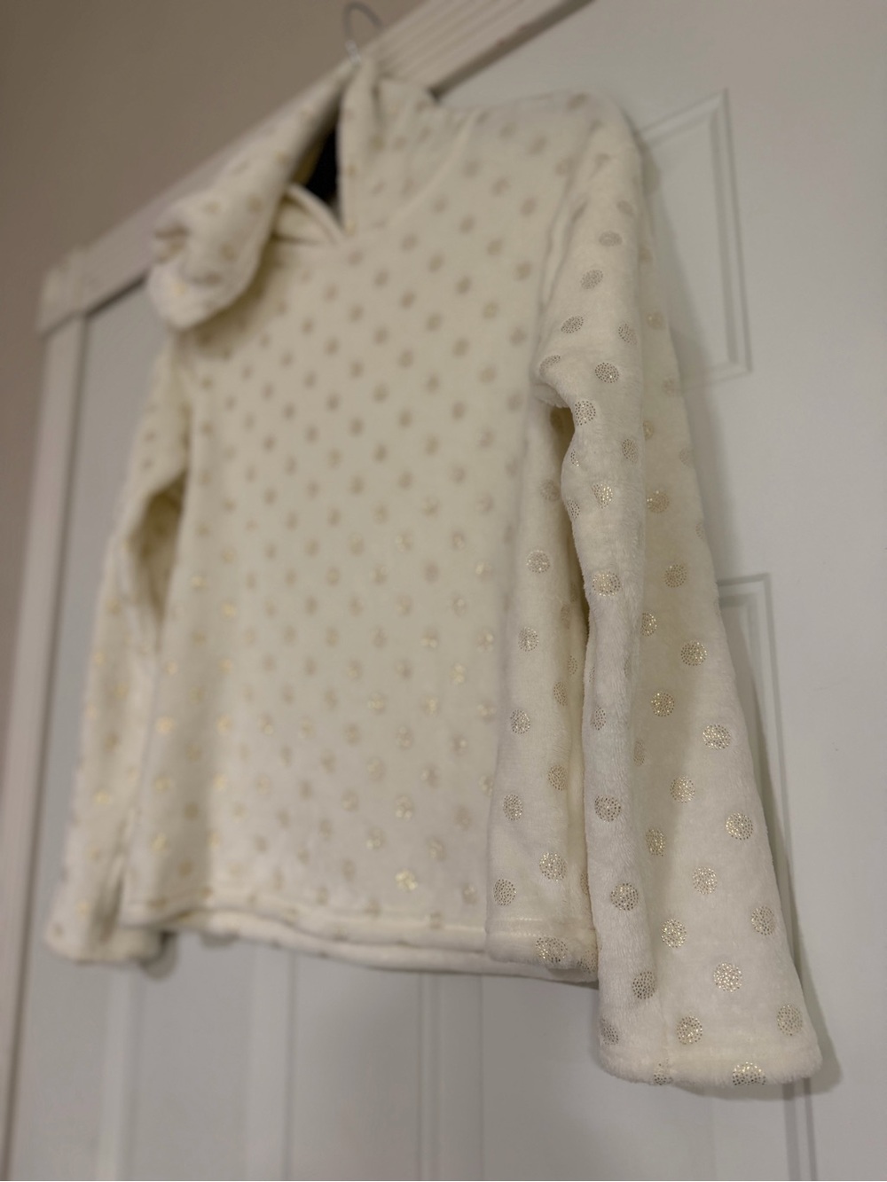 BCBG Girls~Soft~Fuzzy~Off-White~Metallic Gold Polka Dot~Pullover~Hoodie~Size L - Picture 5 of 13